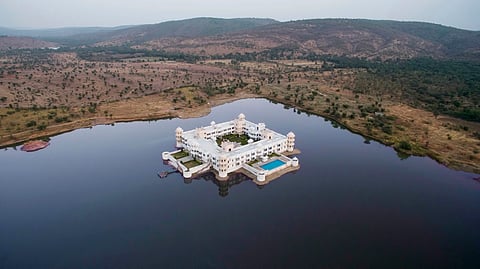 jüSTa Lake Nahargarh Palace, Chittorgarh